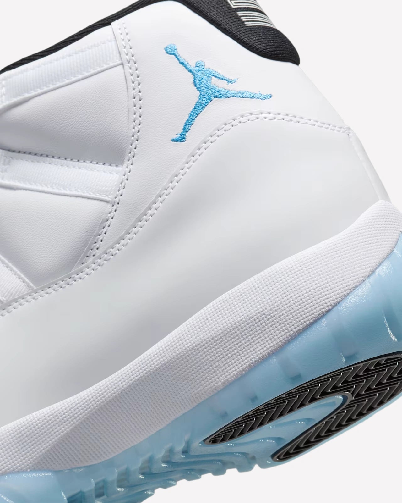 Air Jordan 11 Retro Legend Blue (2024)