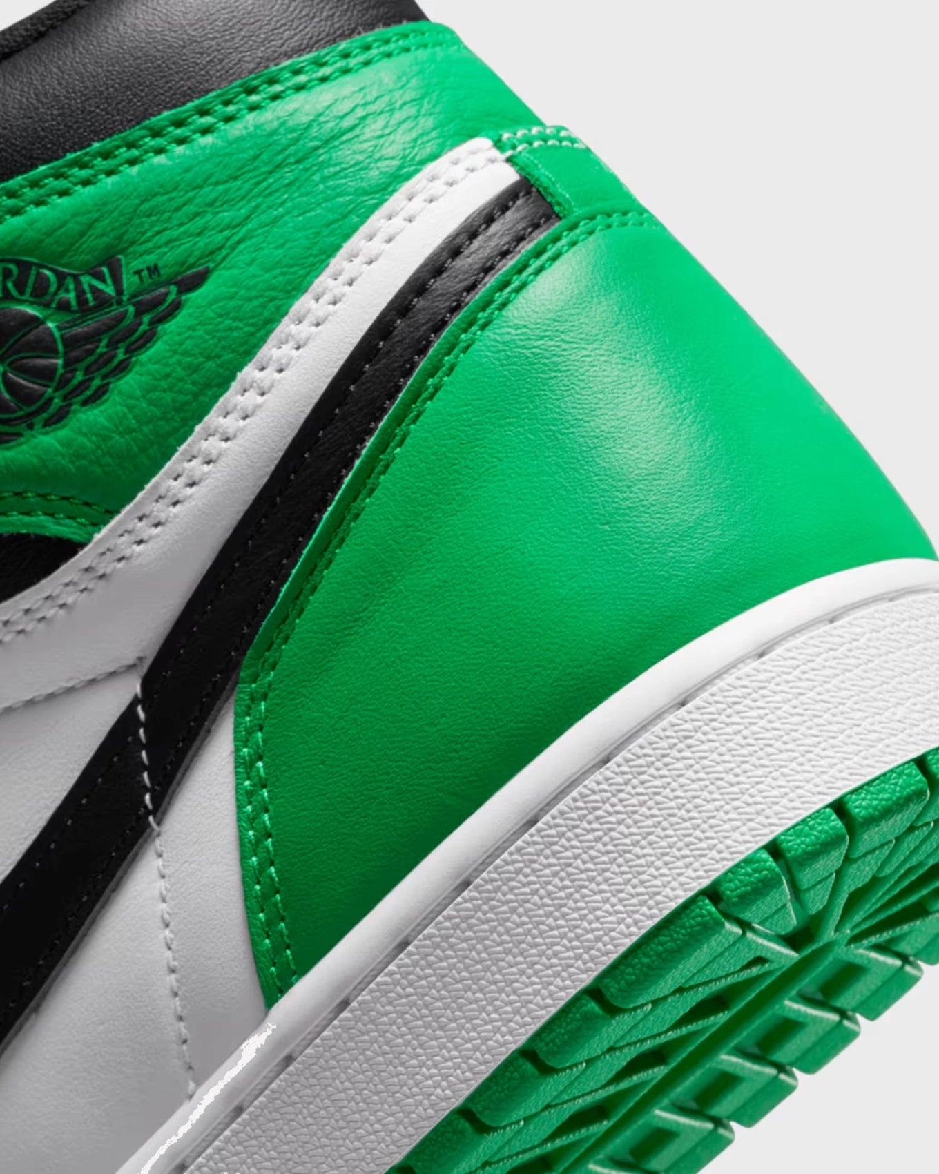 Air Jordan 1 High Retro OG Lucky Green