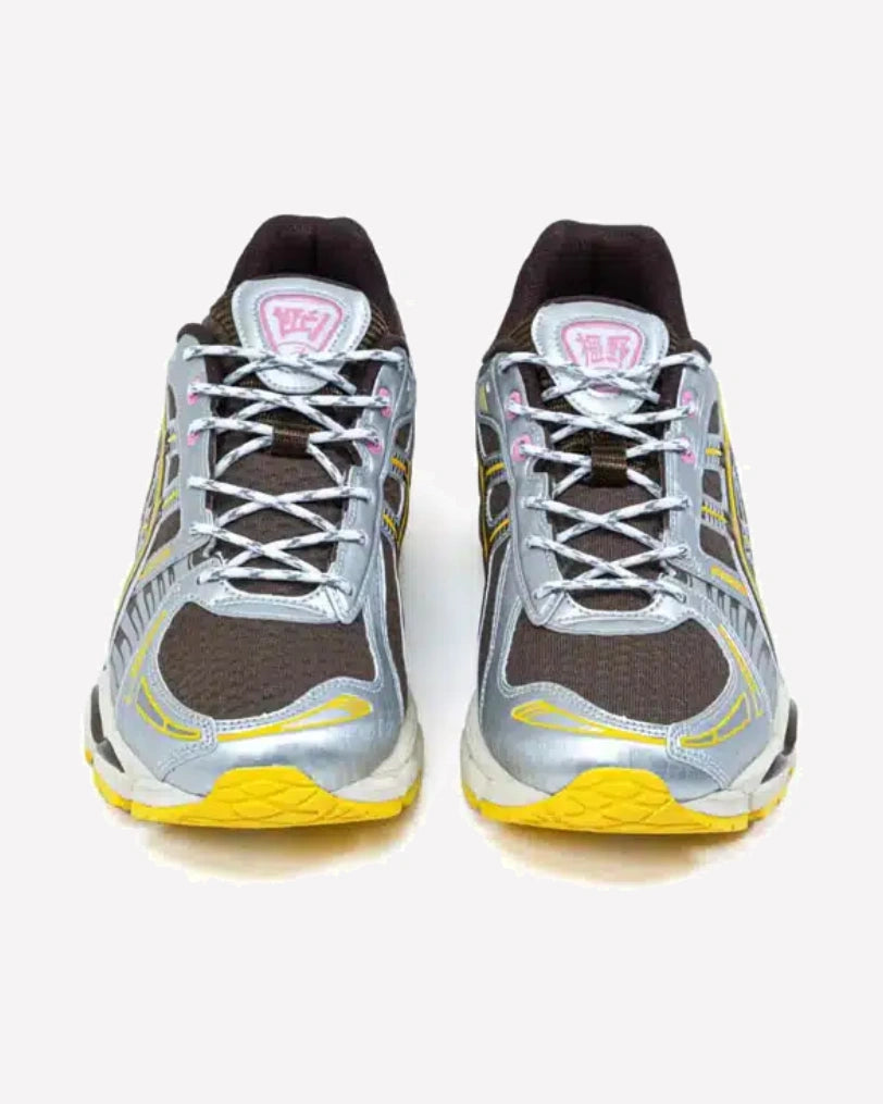 ASICS Gel-Kayano 12.1 Vandy The Pink Chocolate — vista de tres cuartos