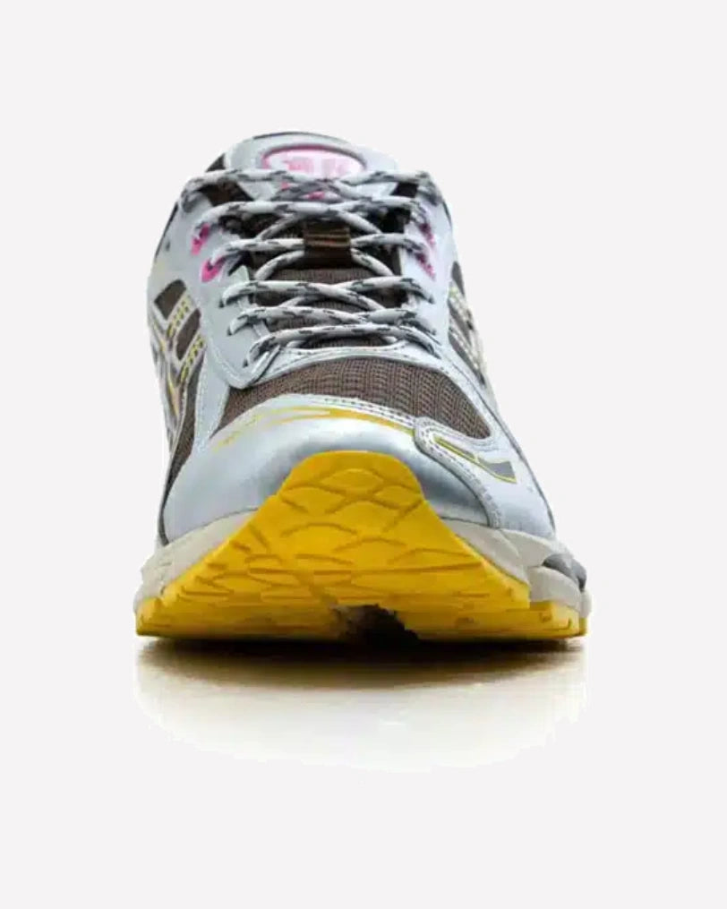 ASICS Gel-Kayano 12.1 Vandy The Pink Chocolate — detalle del talón