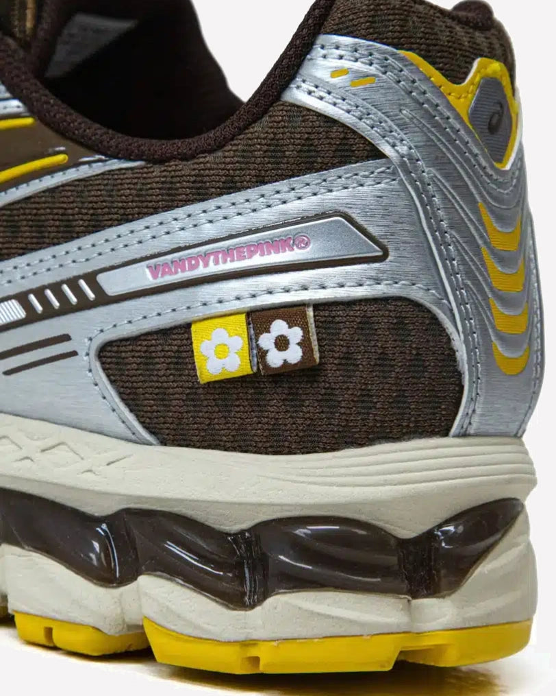 ASICS Gel-Kayano 12.1 Vandy The Pink Chocolate — vista de la suela
