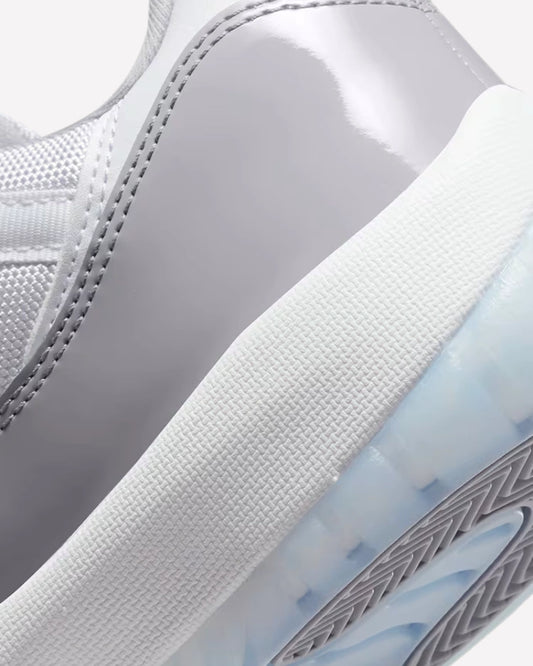 Jordan 11 Retro Low Cement Grey — par completo