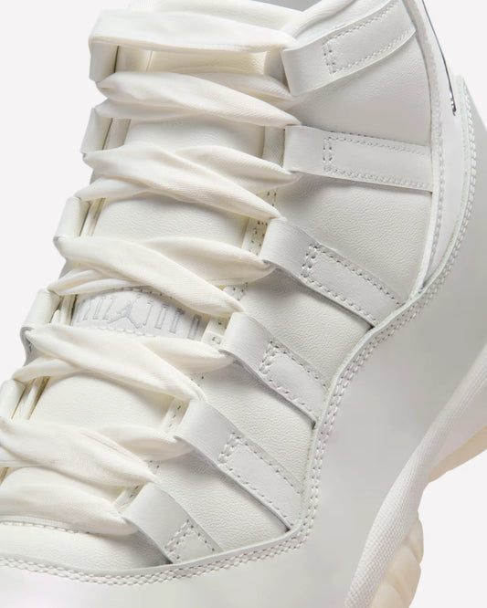 Air Jordan 11 Retro Pearl