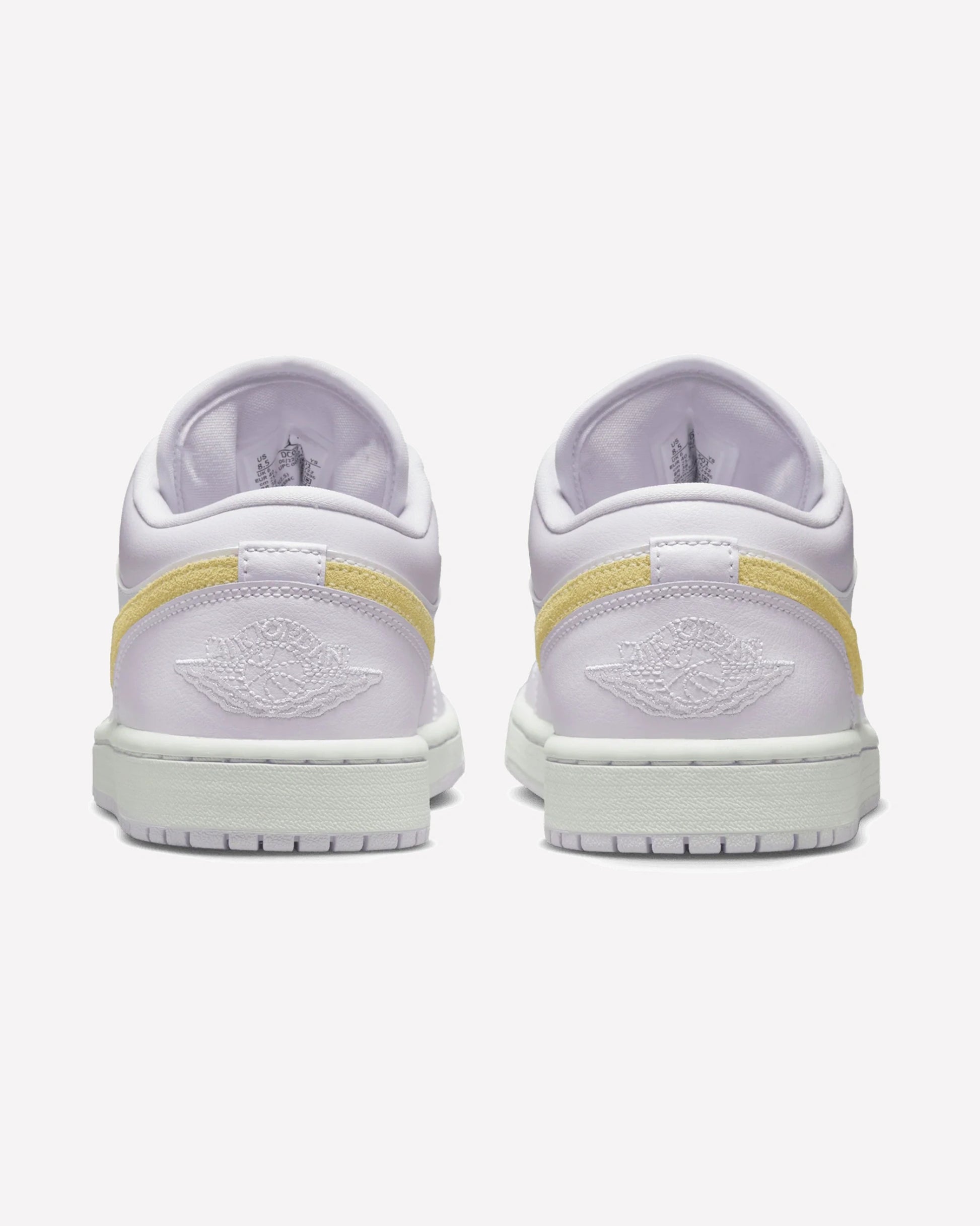 Jordan 1 Low Barely Grape — detalle del talón