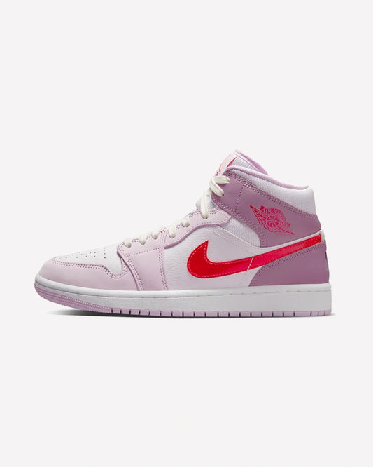 Jordan 1 Mid Valentine's Day (2022) — vista lateral