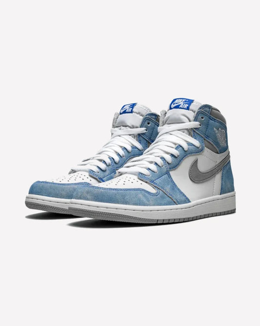 Air Jordan 1 Retro High OG Hyper Royal