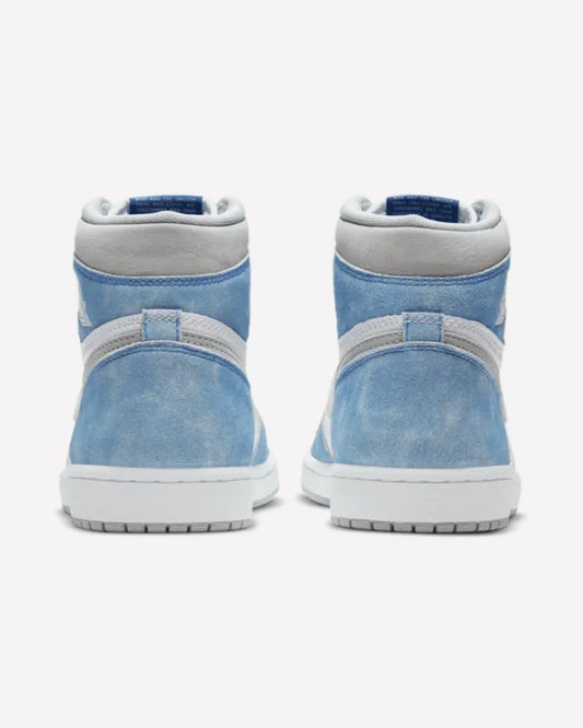 Air Jordan 1 Retro High OG Hyper Royal