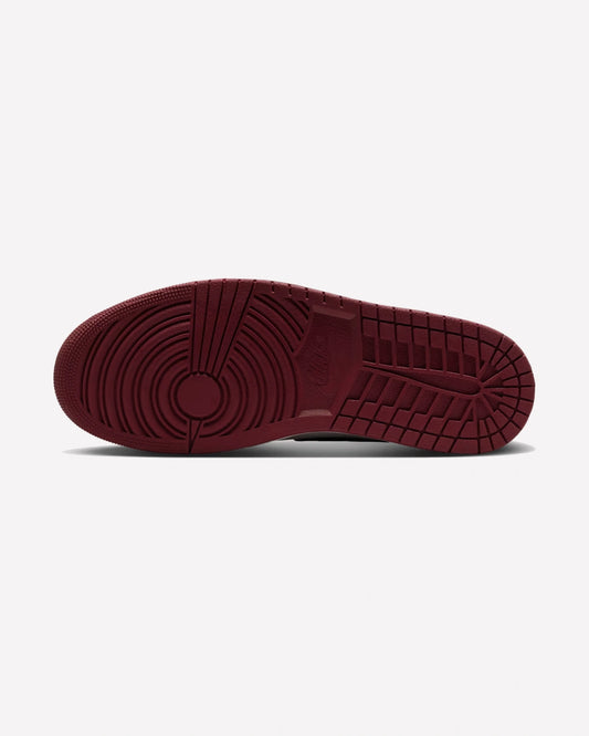 Jordan 1 Retro High OG Love Letter — detalle de la puntera