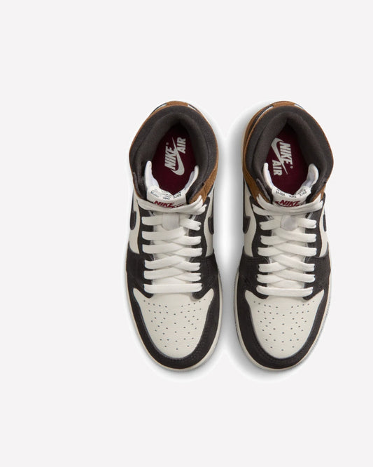 Jordan 1 Retro High OG Love Letter (GS) — vista de la suela