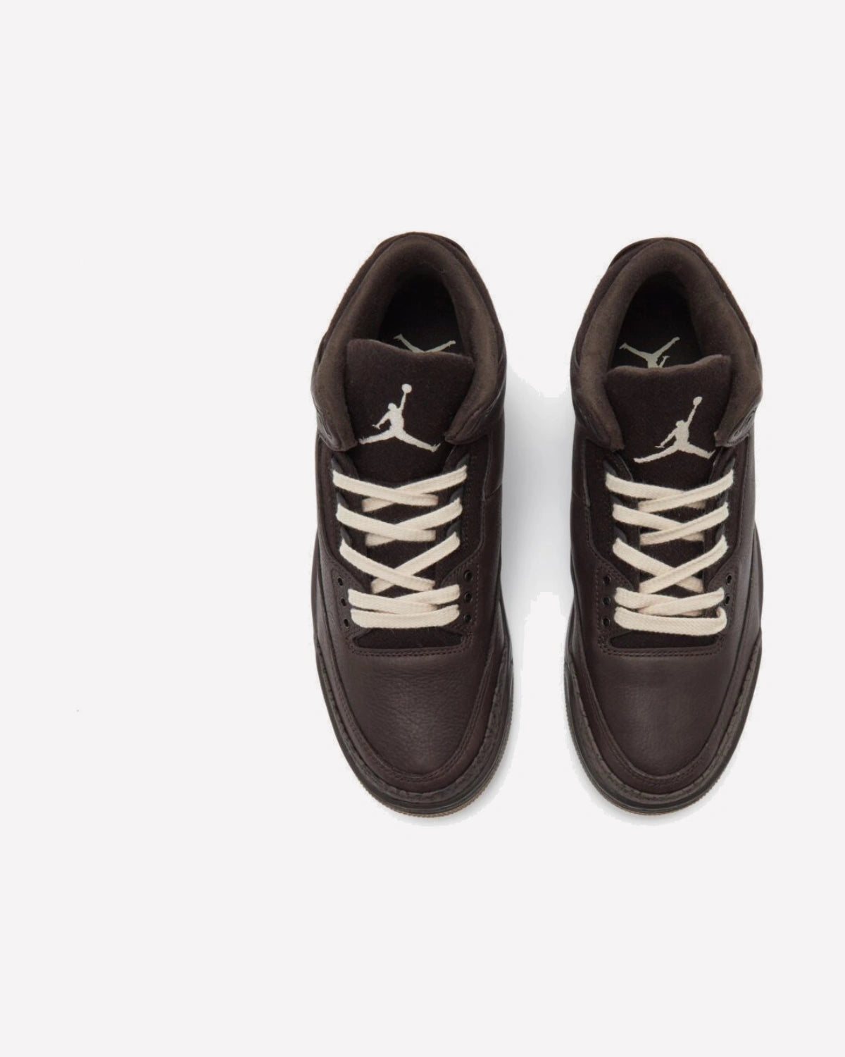 Jordan 3 Retro Fireside — vista del talón
