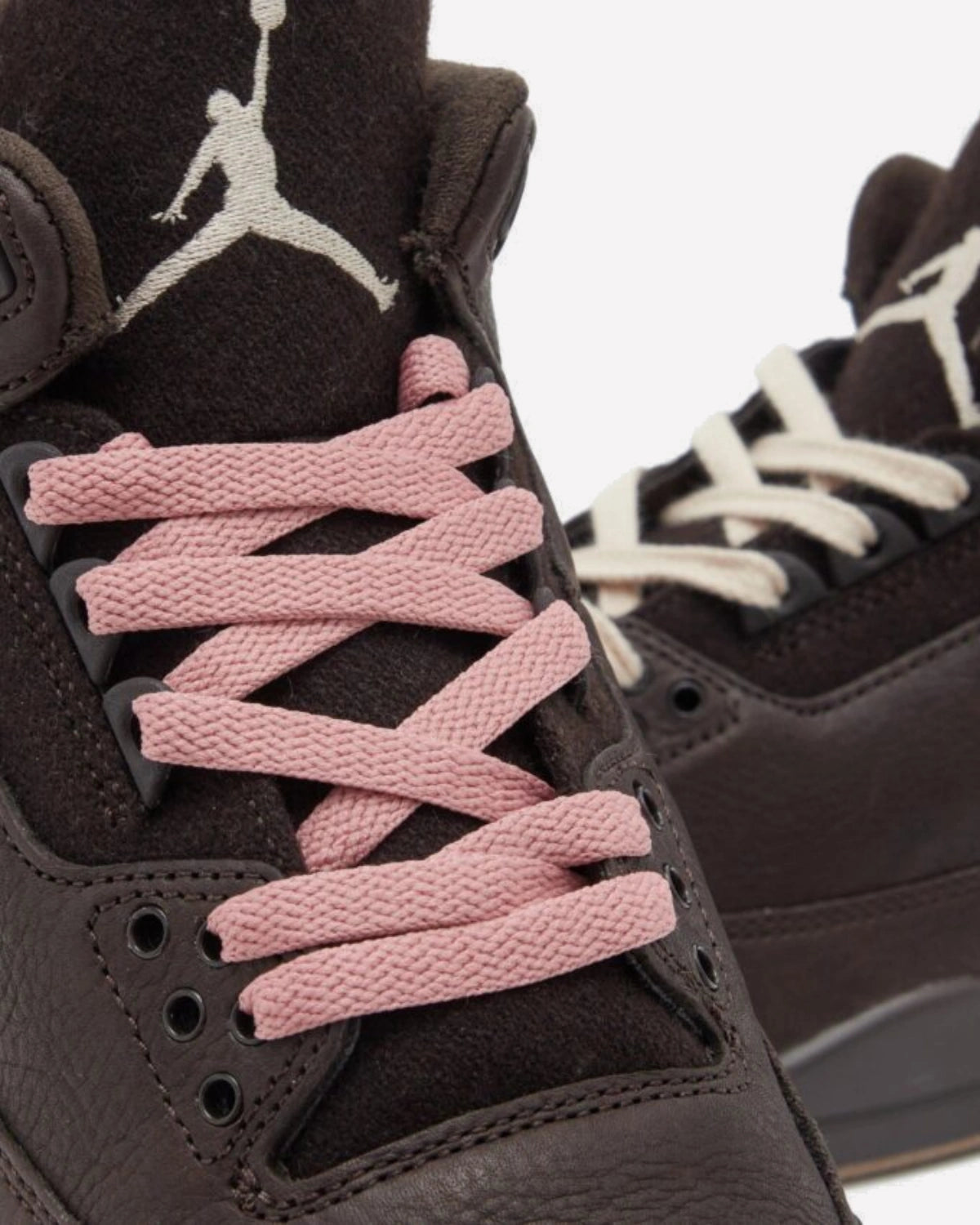 Jordan 3 Retro Fireside — detalle del estampado de elefante