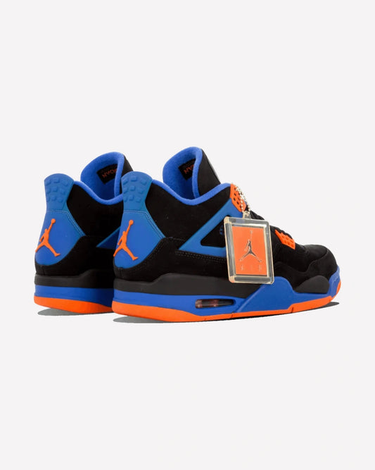 Jordan 4 Retro Cavs — detalle del talón