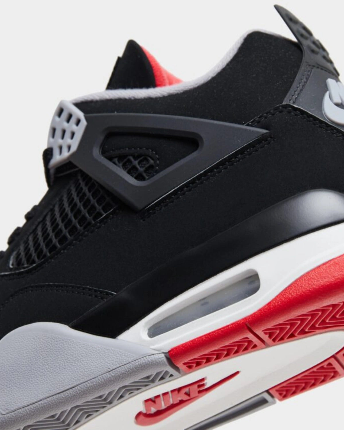 Jordan 4 Retro OG Bred (2026) — par completo