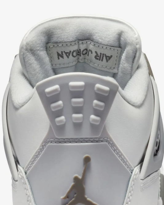 Jordan 4 Retro Photon Dust Blue Chill — detalle de la suela