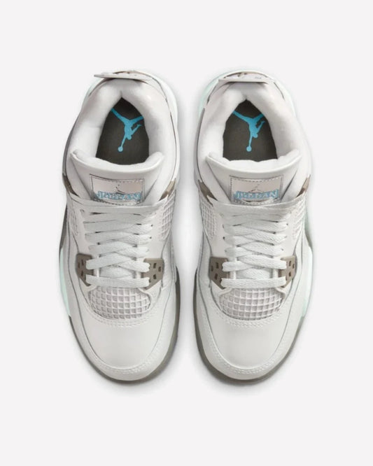 Jordan 4 Retro Photon Dust Blue Chill — vista trasera