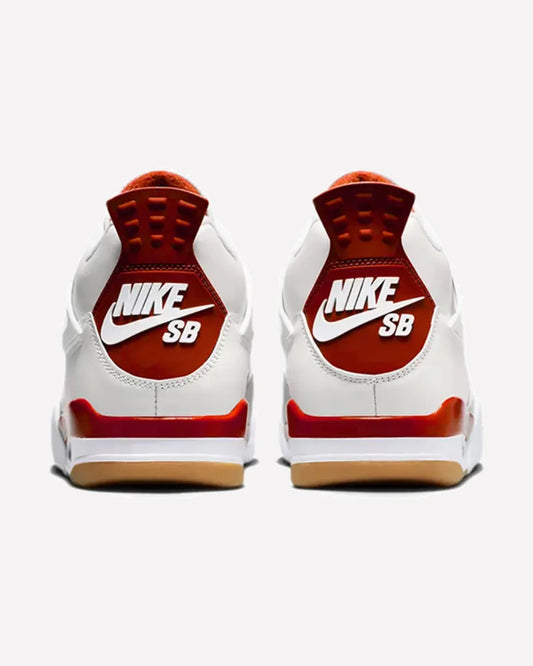 Jordan 4 Retro SB Varsity Red — suela exterior