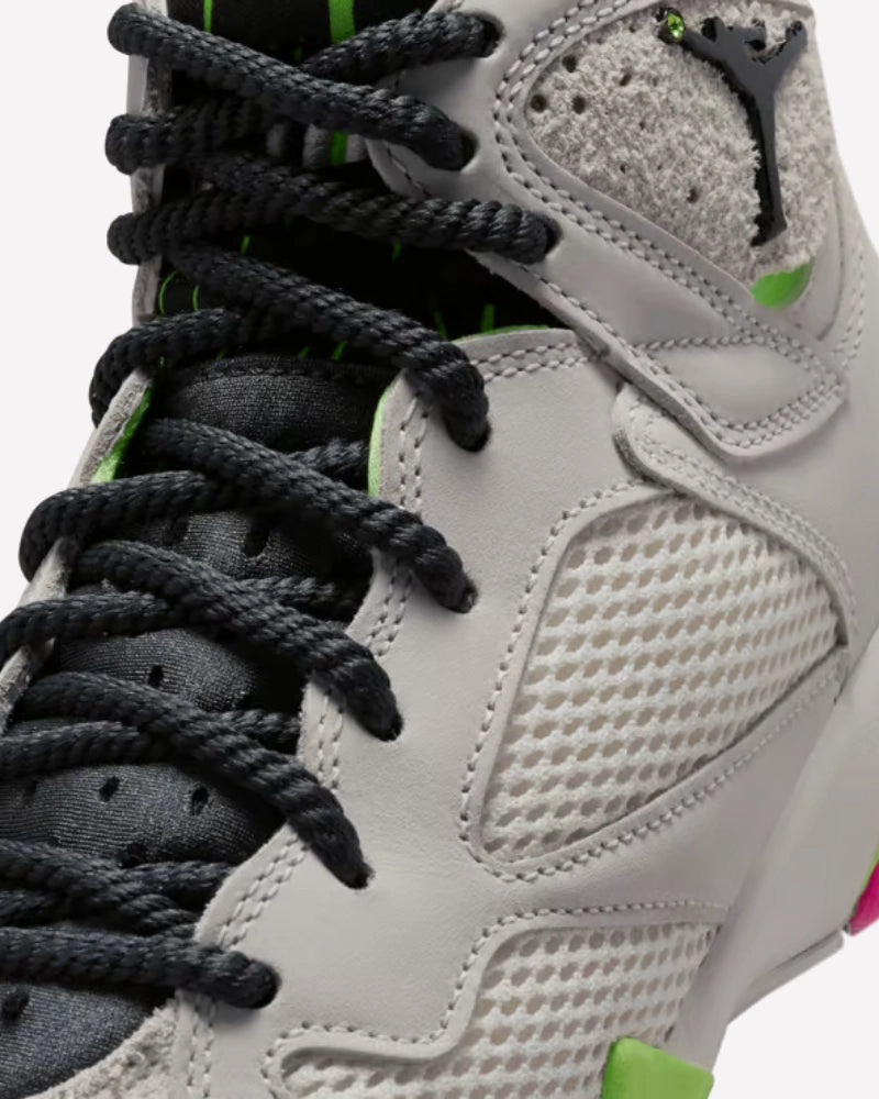 Jordan 7 Retro Tennis Day (GS) — detalle del talón