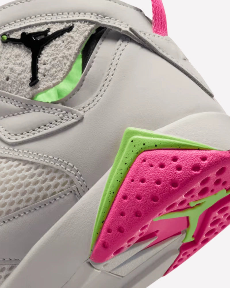 Jordan 7 Retro Tennis Day (GS) — detalle de la suela