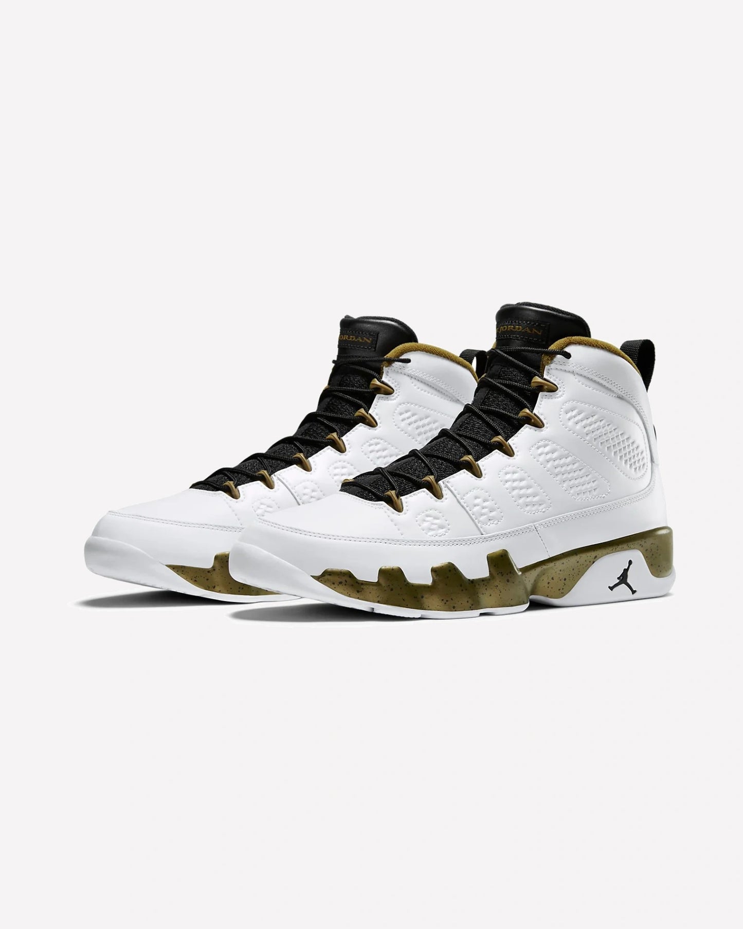 Air Jordan 9 Retro Statue
