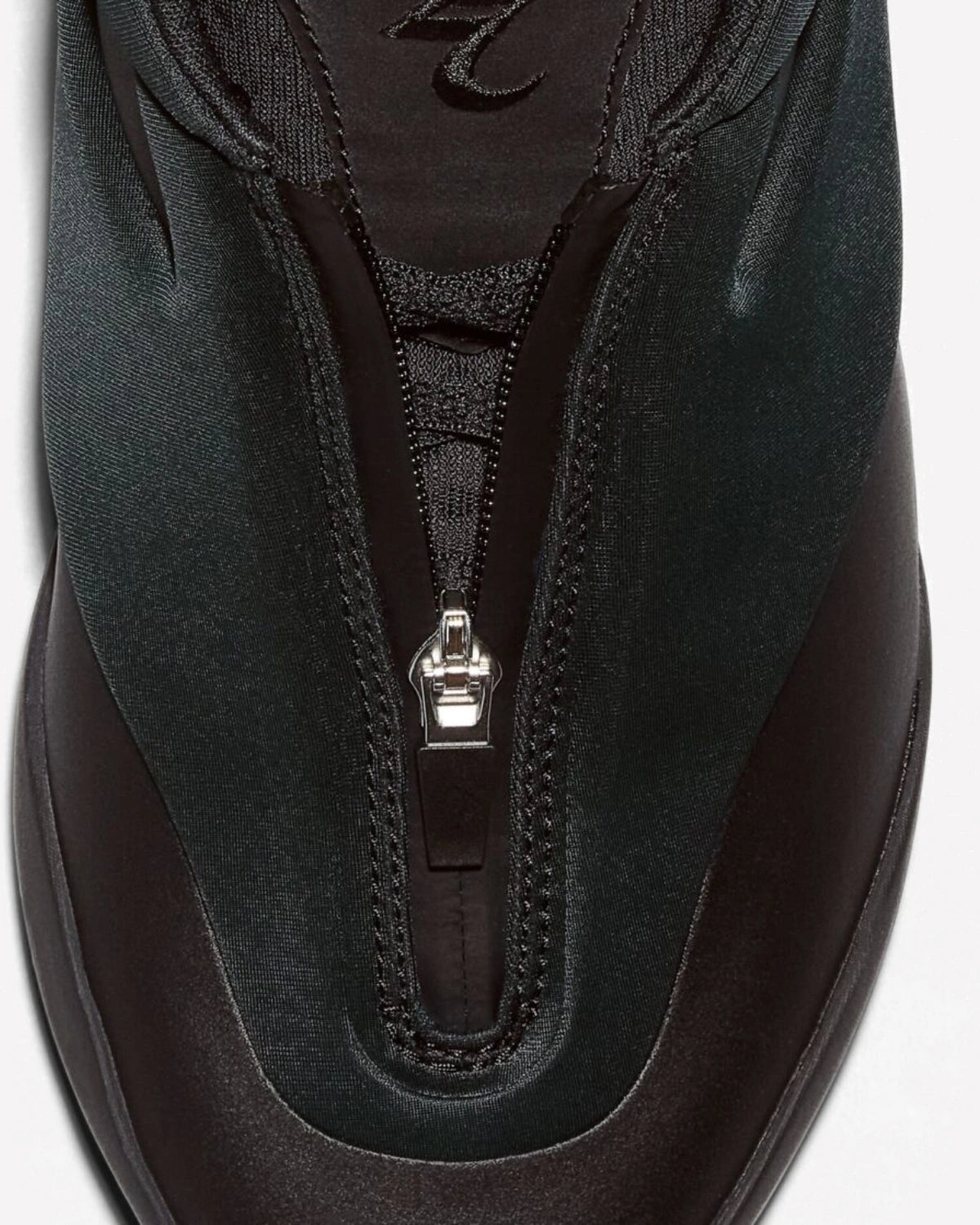 Converse SHAI 001 Charm Black