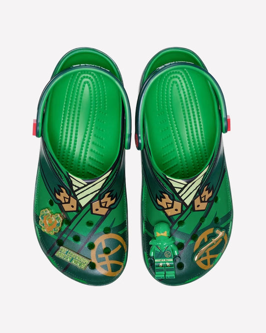 Crocs Classic Clog LEGO Ninjago — detalle de los gráficos