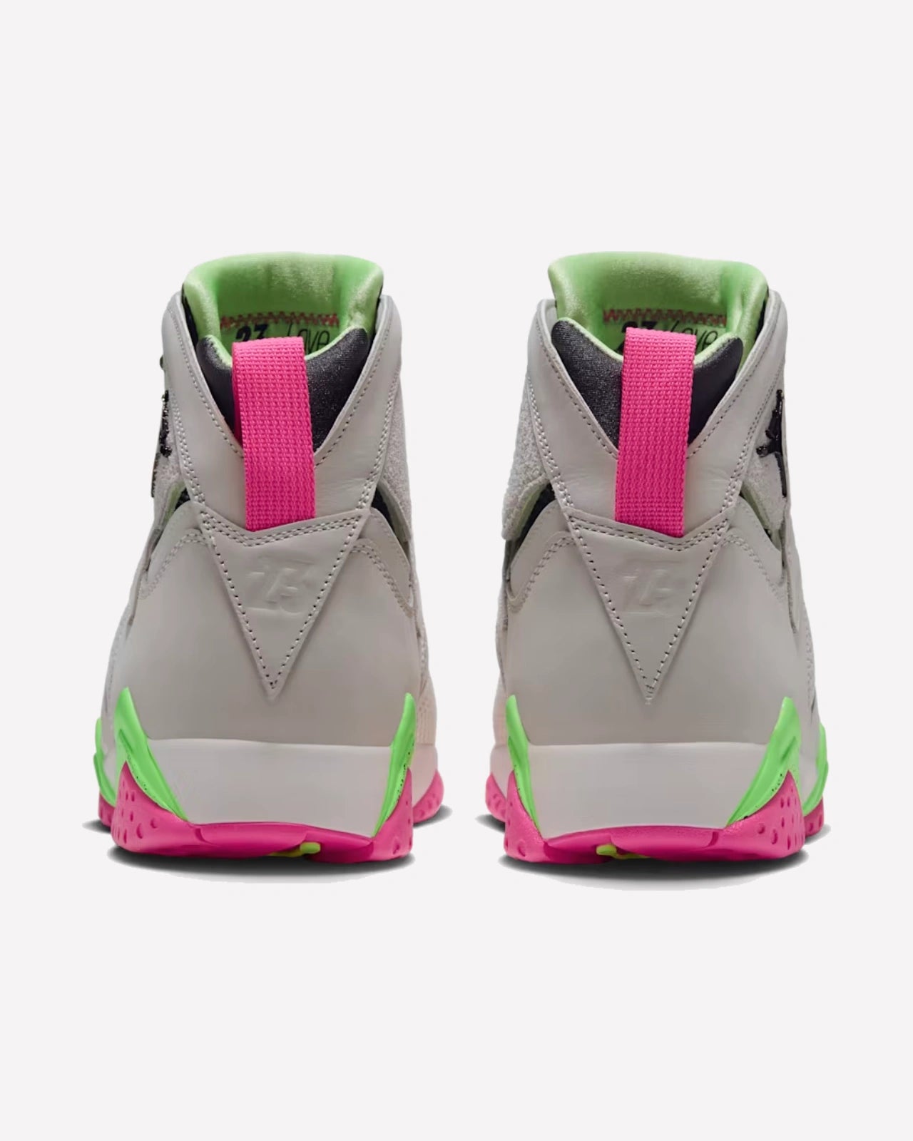 Jordan 7 Retro Tennis Day — vista del talón