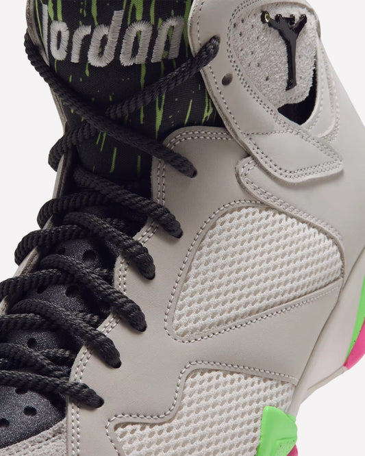 Jordan 7 Retro Tennis Day — detalle del logo