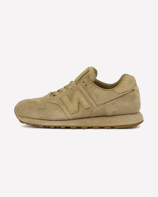 New Balance 574 Ghost Stone Island Dark Beige — vista lateral