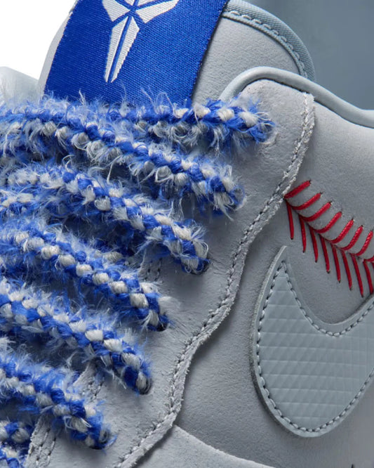 Nike Air Force 1 Low Protro Kobe Bryant Dodgers — detalle del Swoosh