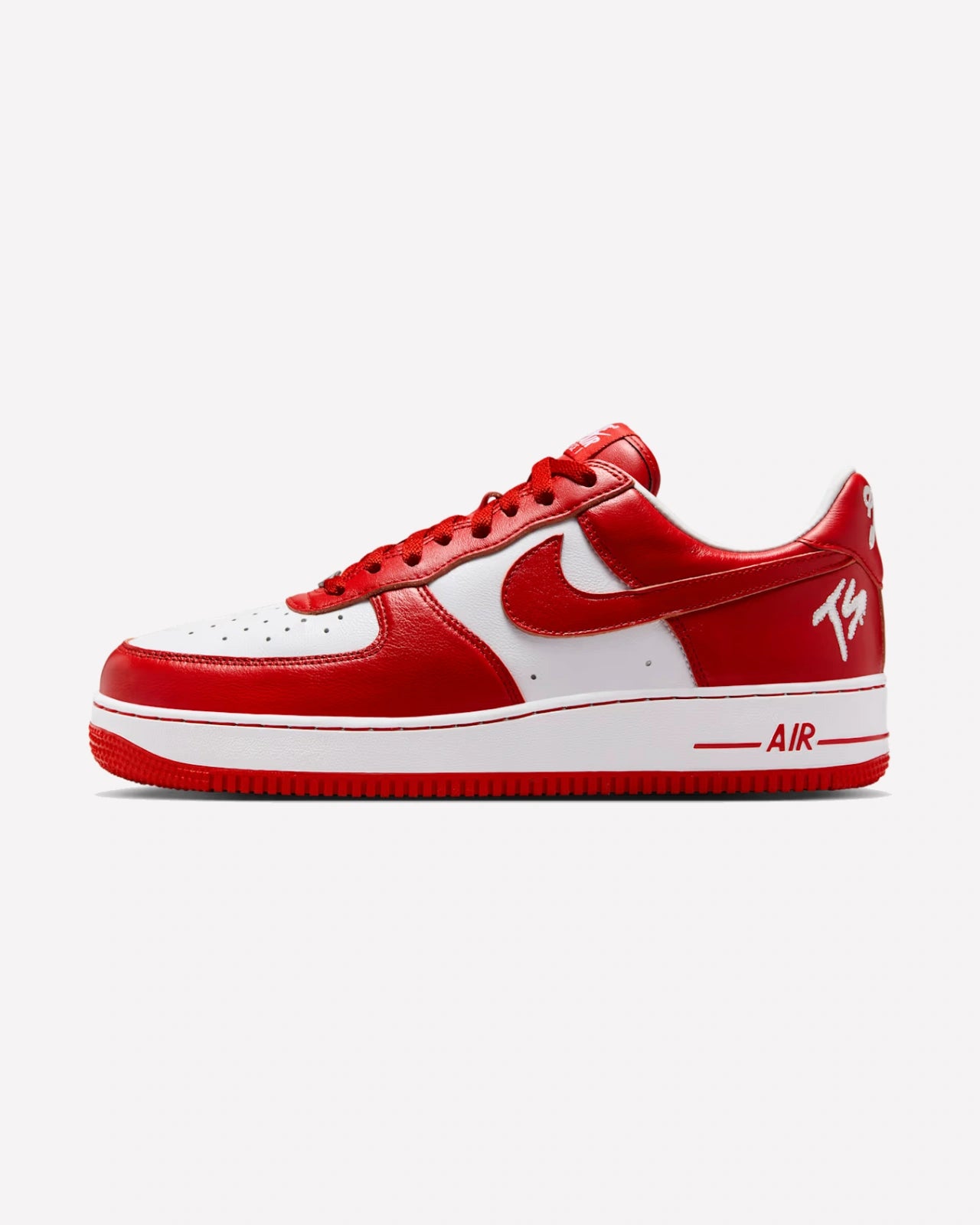 Nike Air Force 1 Low QS Terror Squad White University Red — vista lateral