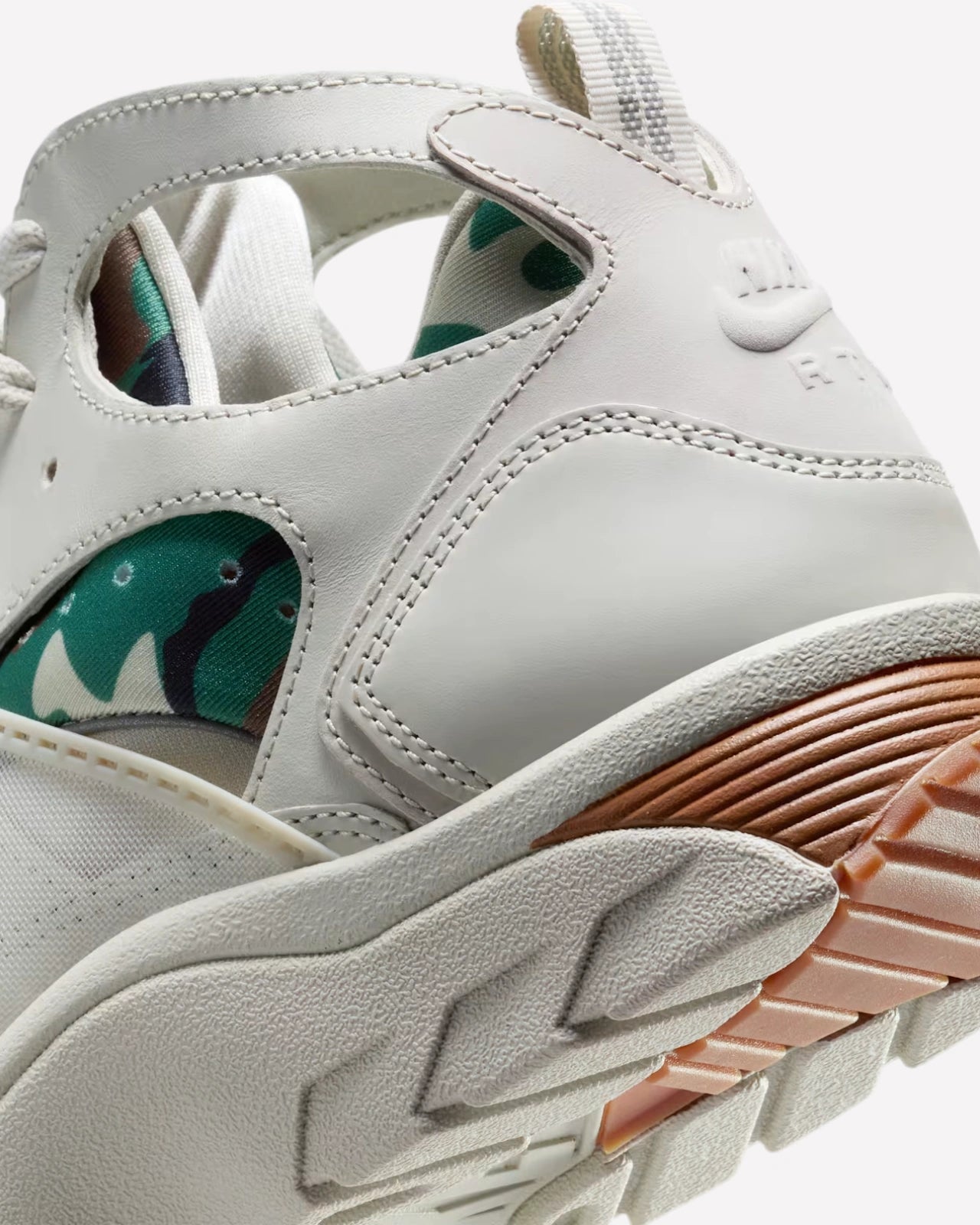 Nike Air Trainer Huarache Corteiz Light Bone