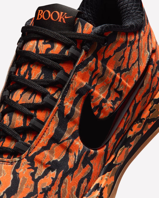 Nike Book 2 Tiger Camo — detalle del upper