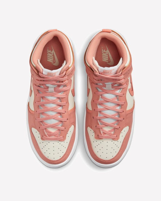 Nike Dunk High Up Sail Light Madder Root — detalle del talón