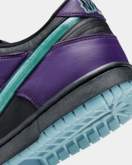 Nike Dunk Low LTD Wizard Black Grand Purple Artisan Teal — detalle de la puntera