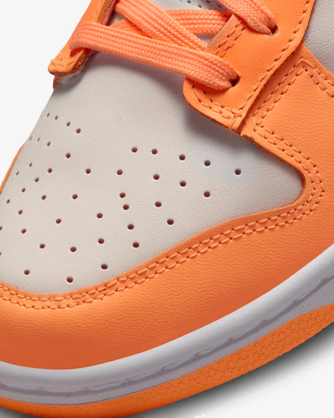Nike Dunk Low Peach Cream