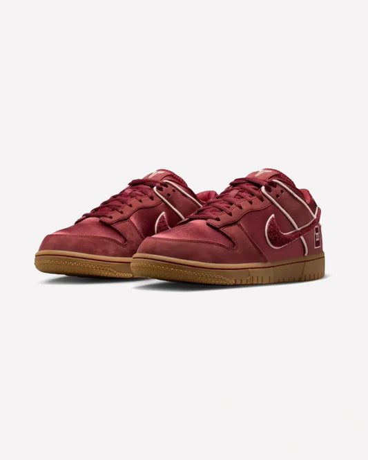Nike Dunk Low Protro Kobe Bryant Lower Merion Away — vista del par
