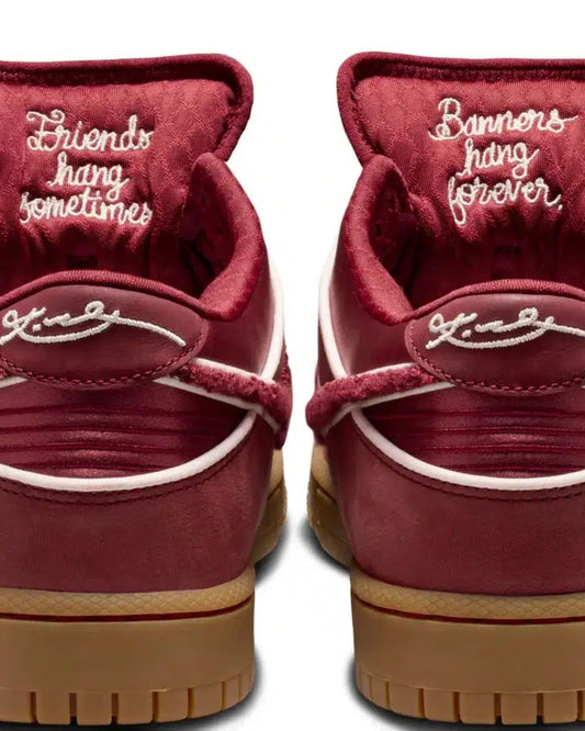Nike Dunk Low Protro Kobe Bryant Lower Merion Away — vista frontal