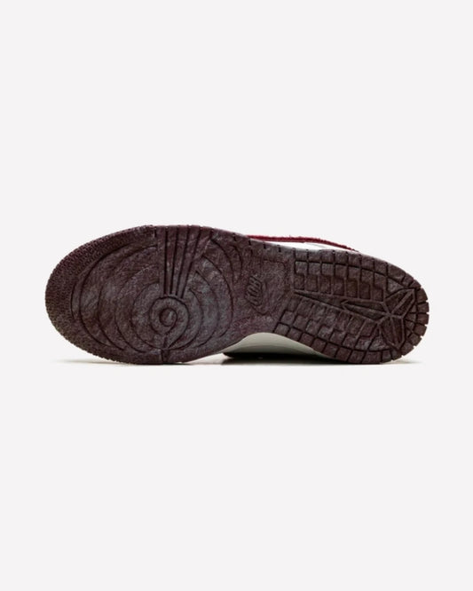 Nike Dunk Low Protro Kobe Bryant Lower Merion Home — vista del par