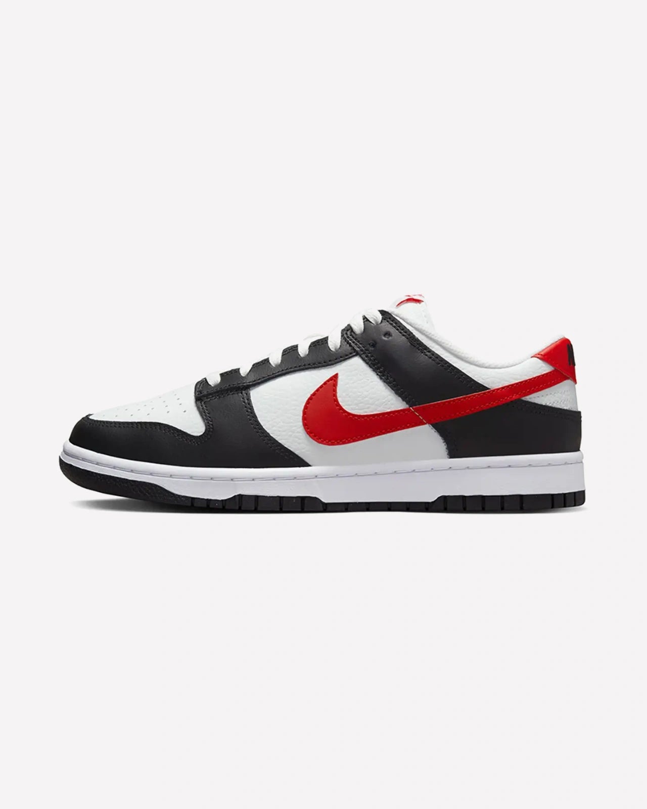 Nike Dunk Low Retro Red Swoosh Panda — vista lateral