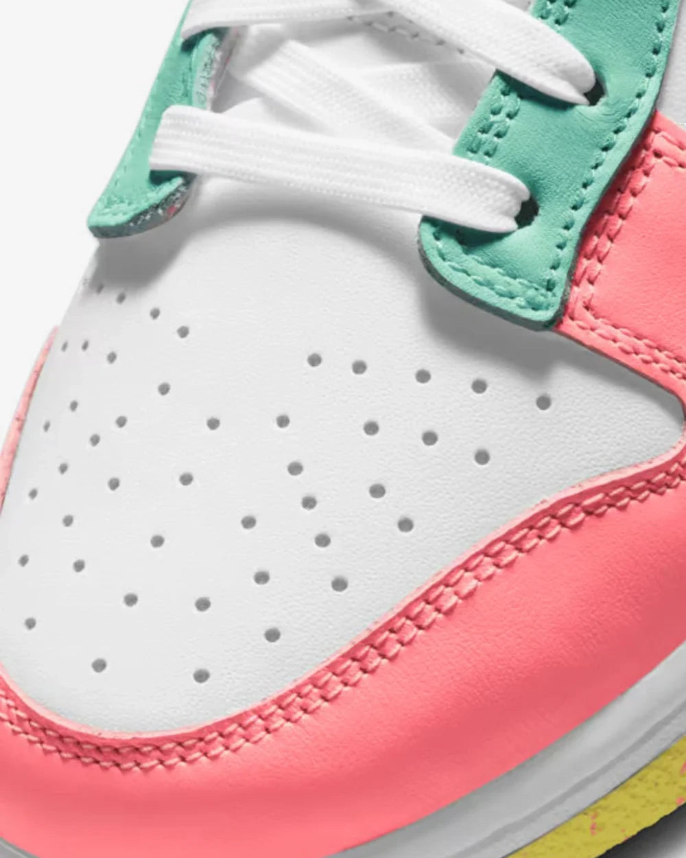 Nike Dunk Low SE Easter Candy