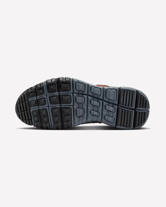 Nike Homescape Woven SP SOULGOODS Medium Orewood Brown — detalle de los cordones