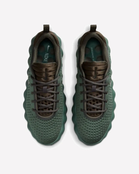 Nike Mind 002 Camo Green — detalle del talón