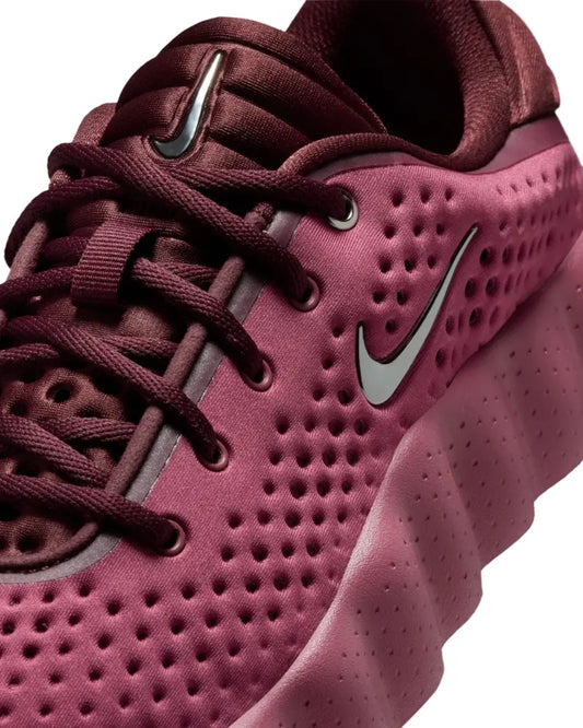 Nike Mind 002 Pink Smoke Mystic Dates — par
