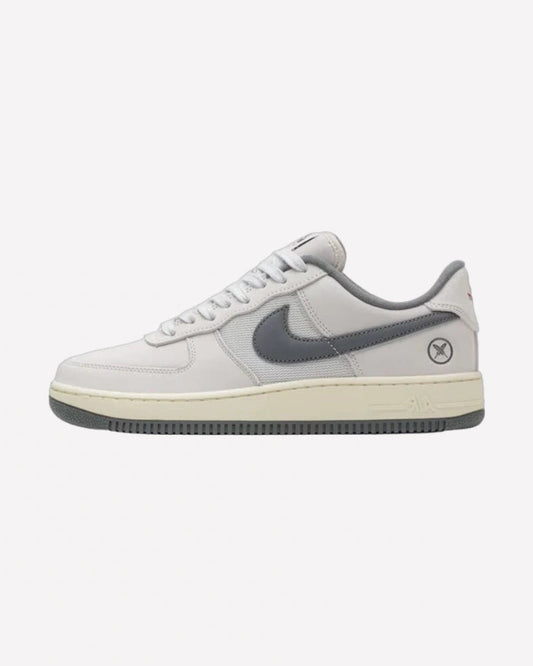 Nike SB Air Force 1 Low Yuto Horigome White Iron Grey — vista lateral