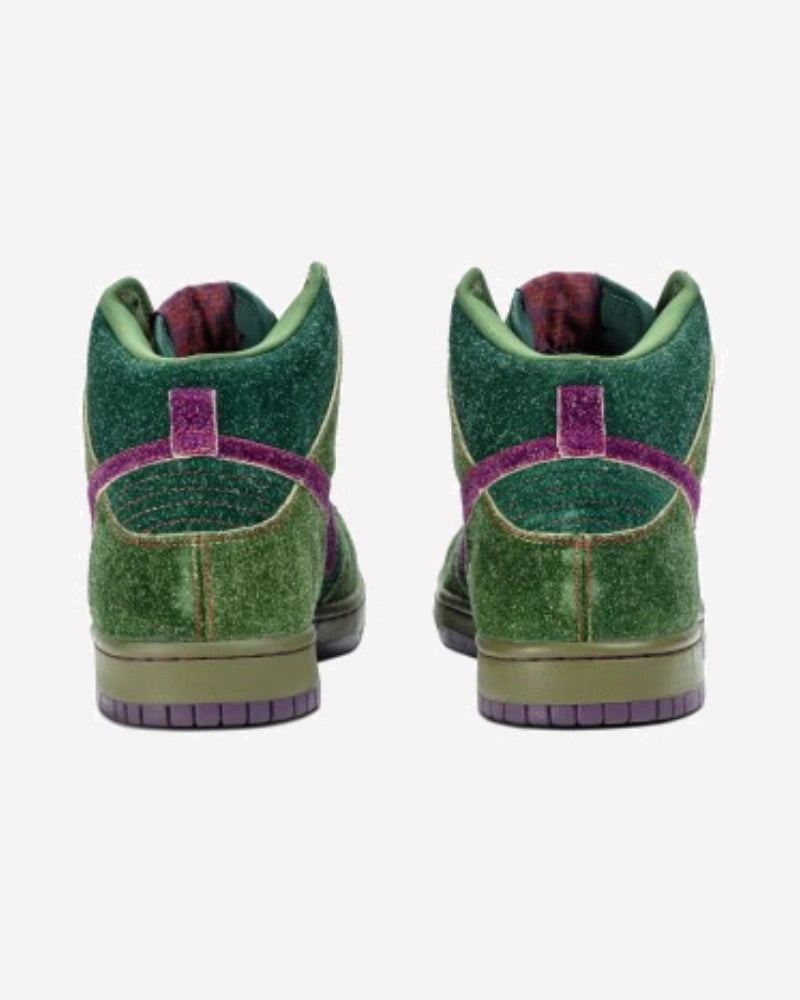 Nike SB Dunk High Skunk 420