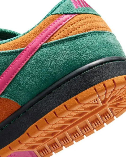 Nike SB Dunk Low Pro Green Noise Watermelon — par completo