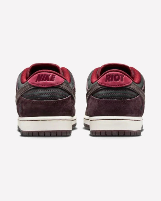Nike SB Dunk Low Riot Skateshop