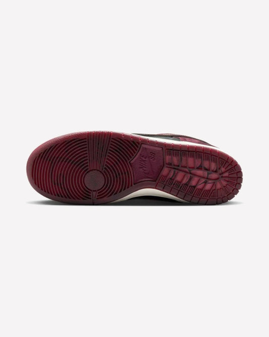 Nike SB Dunk Low Riot Skateshop