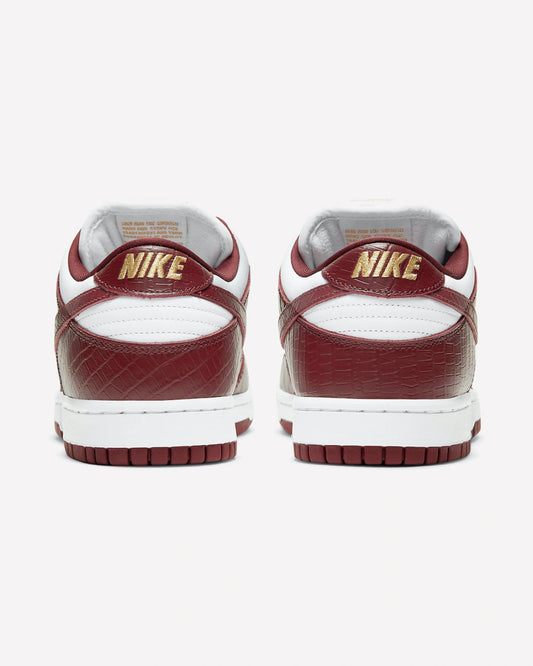 Nike SB Dunk Low Supreme Stars Barkroot Brown
