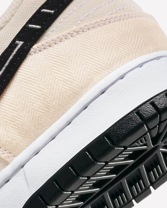 Nike SB Dunk Low x Albino & Preto Fossil